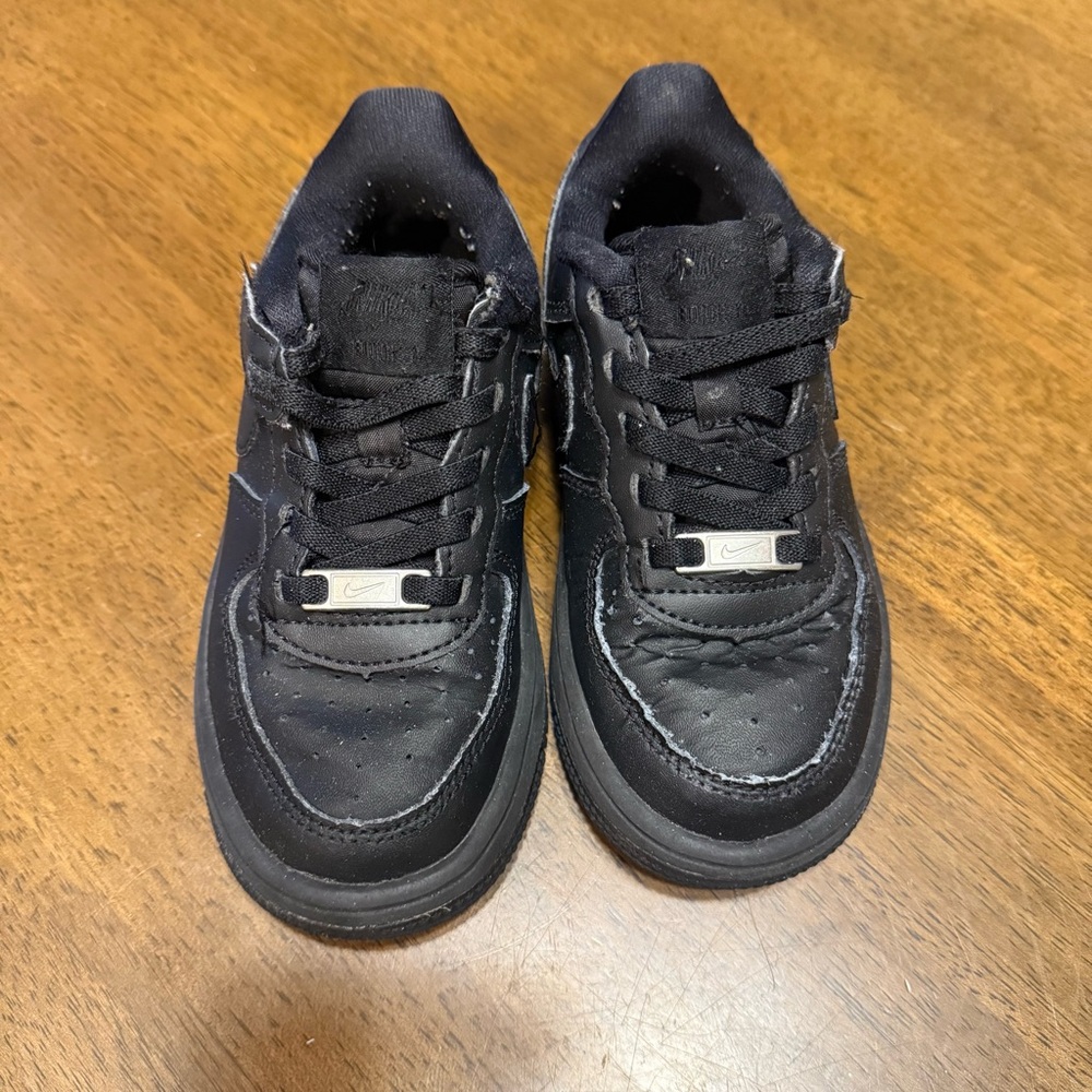NIKE Boys Air Force 1 Easy on Black size 10C
